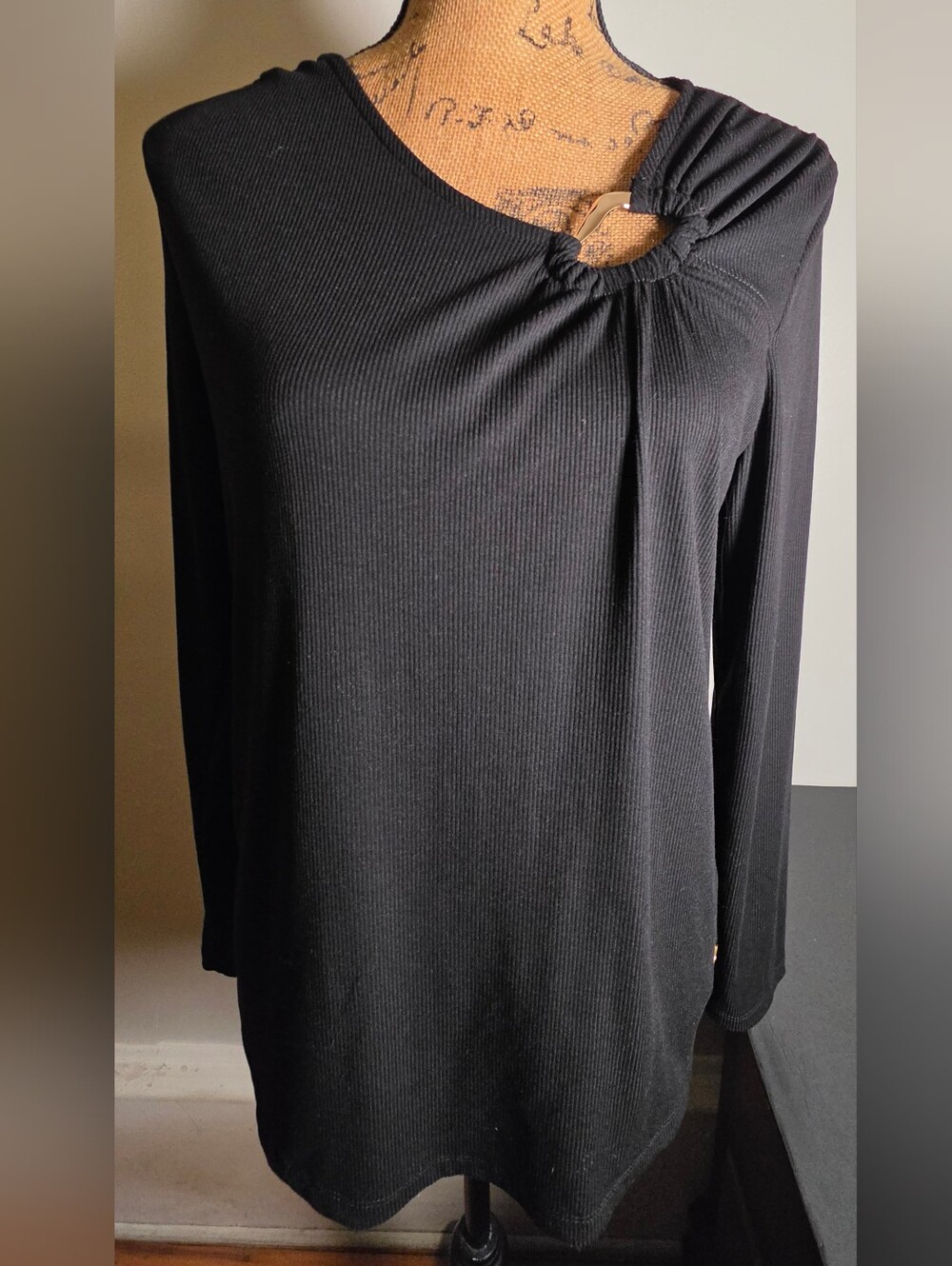 Adrienne Vittadini Black Ribbed Long-Sleeve Top with Twist Ring Detail